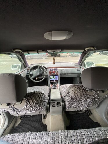 Mercedes E 240 1999, 642,773 km - 2.4 л - Şirvan