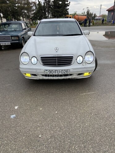 Mercedes E 240 1999, 642,773 km - 2.4 л - Şirvan