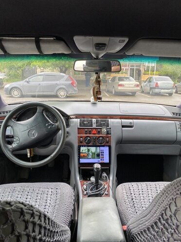 Mercedes E 240 1999, 642,773 km - 2.4 л - Şirvan