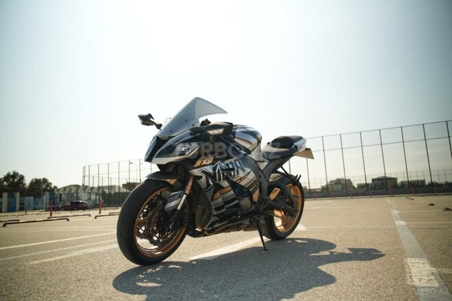 Kawasaki Ninja ZX-10R-1