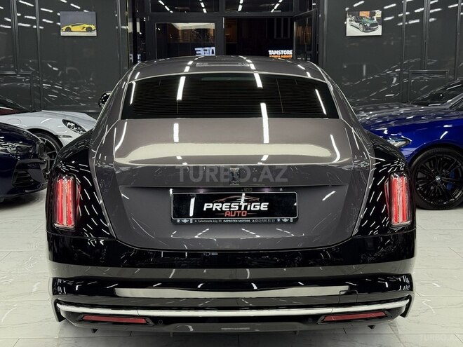 Rolls-Royce Spectre-4