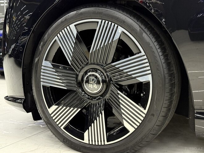 Rolls-Royce Spectre-7