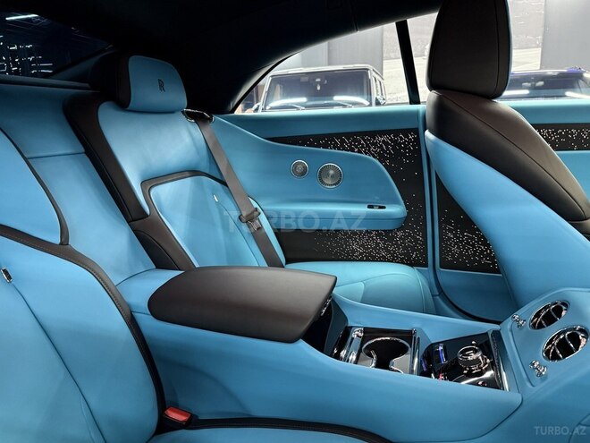 Rolls-Royce Spectre-23