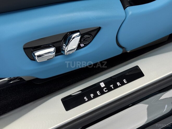 Rolls-Royce Spectre-10