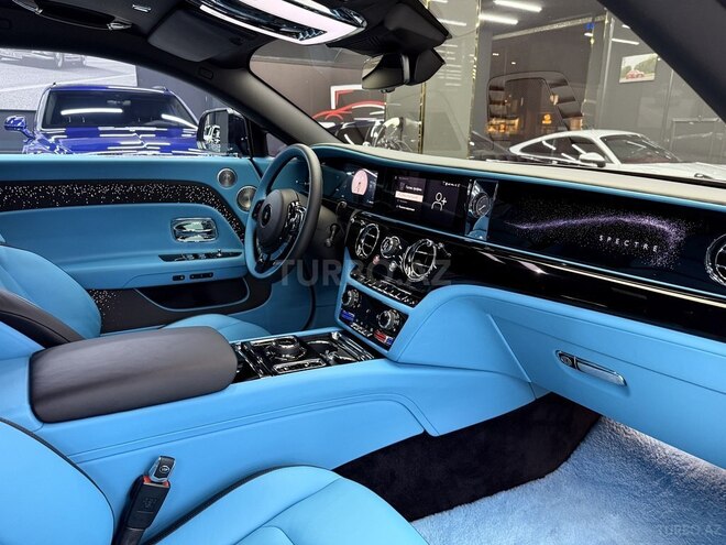 Rolls-Royce Spectre-13