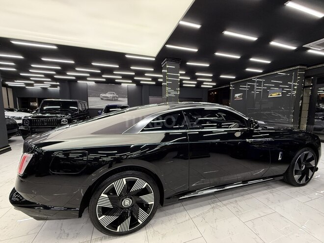 Rolls-Royce Spectre-5