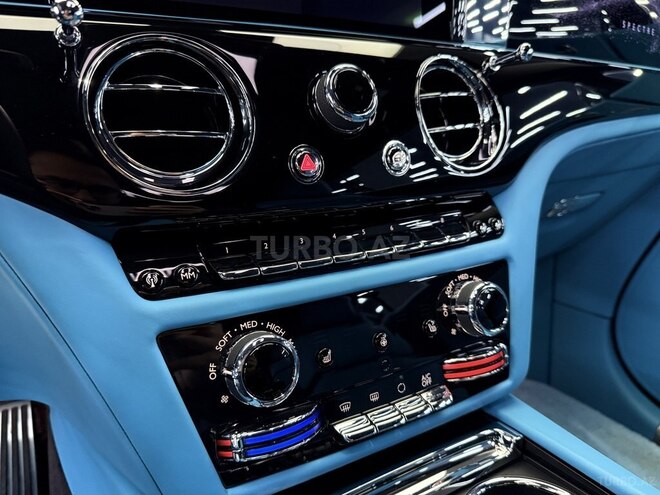 Rolls-Royce Spectre-14