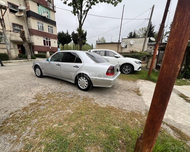 Mercedes C 230 2000, 413,526 km - 2.3 л - Bakı
