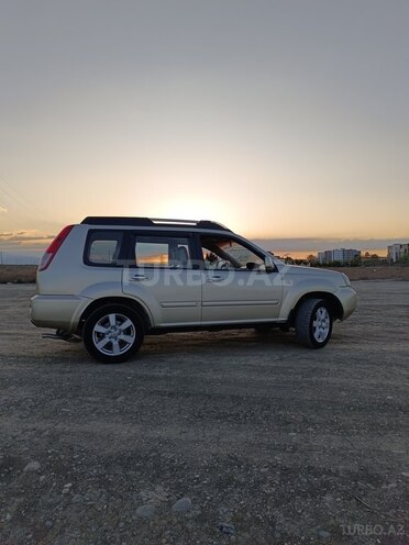Nissan X-Trail 2004, 239,000 km - 2.5 l - Yevlax