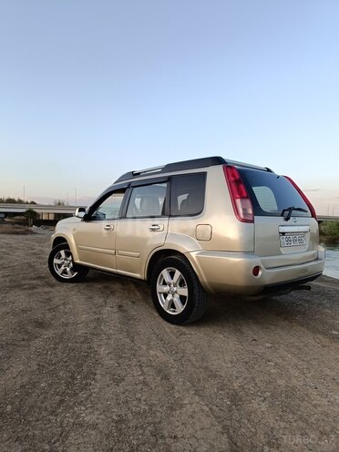 Nissan X-Trail 2004, 239,000 km - 2.5 l - Yevlax