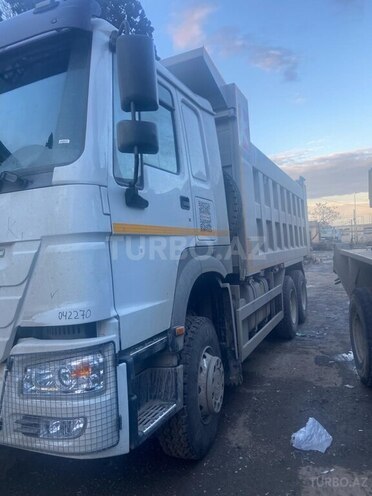 HOWO Sinotruk 2024, 33,000 km - 10.0 л - Gəncə