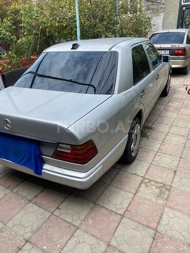 Mercedes E 230 1989, 145,500 km - 2.3 л - Bakı