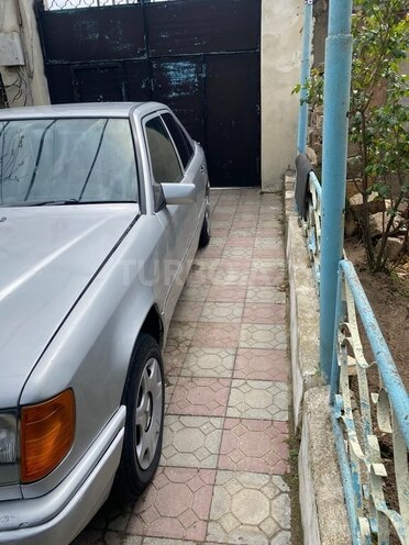 Mercedes E 230 1989, 145,500 km - 2.3 л - Bakı