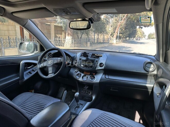 Toyota RAV4 2010, 240,000 km - 2.0 l - Bakı