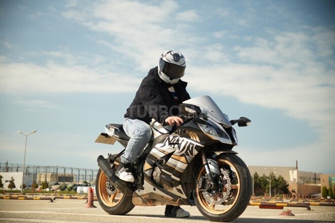 Kawasaki Ninja ZX-10R-4