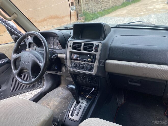 Mitsubishi Pajero io 2002, 270,000 km - 2.0 l - Bakı