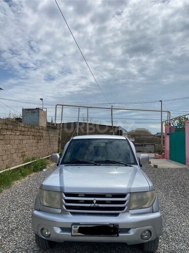 Mitsubishi Pajero io 2002, 270,000 km - 2.0 l - Bakı