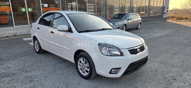 Kia Rio 2011, 195,000 km - 1.4 л - Şəki
