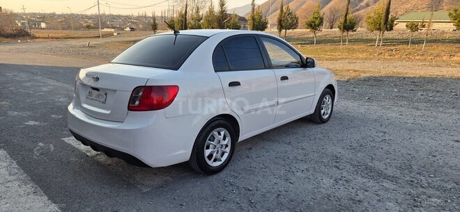 Kia Rio 2011, 195,000 km - 1.4 л - Şəki