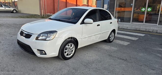 Kia Rio 2011, 195,000 km - 1.4 л - Şəki