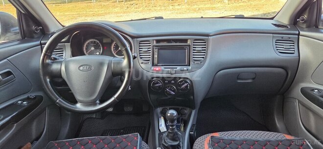 Kia Rio 2011, 195,000 km - 1.4 л - Şəki