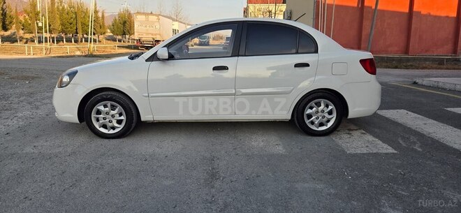 Kia Rio 2011, 195,000 km - 1.4 л - Şəki