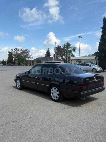 Mercedes E 220 1994, 420,411 km - 2.2 l - Zərdab