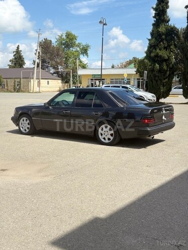 Mercedes E 220 1994, 420,411 km - 2.2 l - Zərdab
