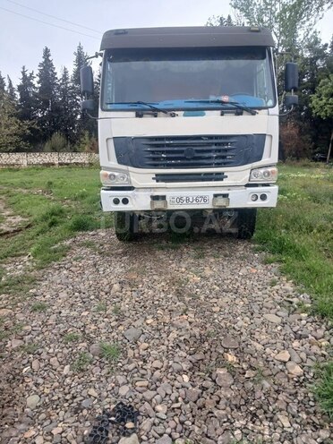 HOWO Sinotruk 2011, 280,000 km - 9.7 l - Qazax