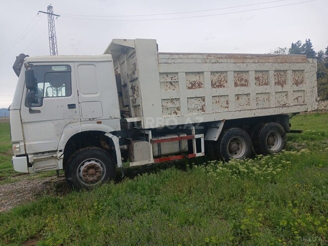 HOWO Sinotruk 2011, 280,000 km - 9.7 l - Qazax