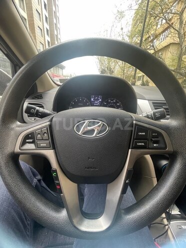 Hyundai Accent 2015, 135,185 km - 1.6 л - Bakı