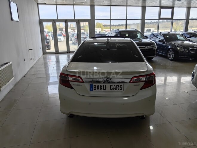 Toyota Camry-6