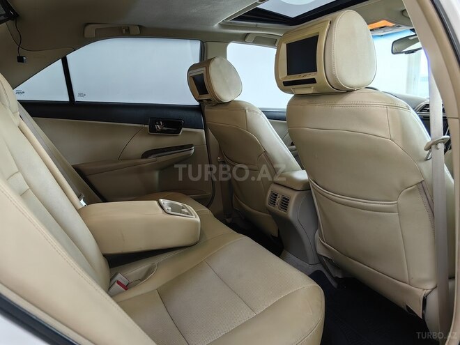 Toyota Camry-11