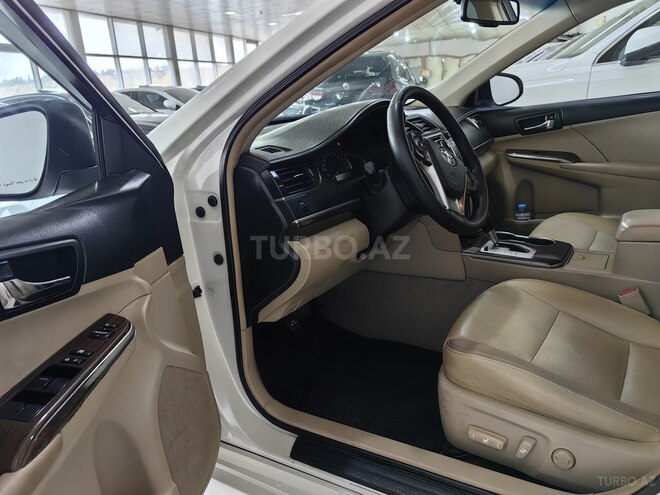 Toyota Camry-9
