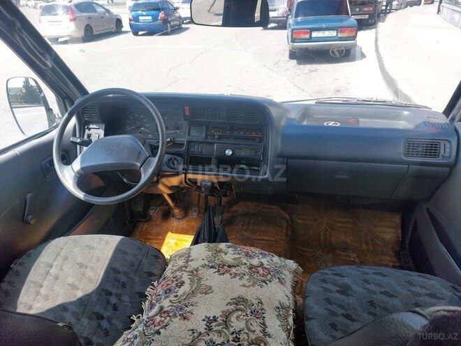 Toyota HiAce 1994, 150,000 km - 2.5 l - Qusar