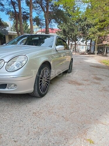 Mercedes E 320 2003, 210,000 km - 3.2 l - Sumqayıt