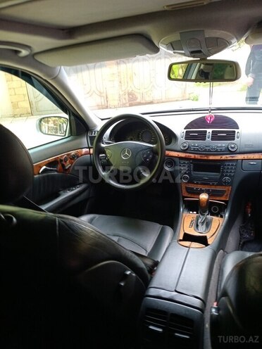 Mercedes E 320 2003, 210,000 km - 3.2 l - Sumqayıt