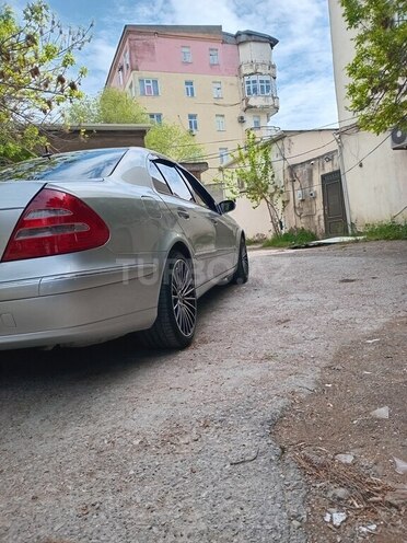 Mercedes E 320 2003, 210,000 km - 3.2 l - Sumqayıt