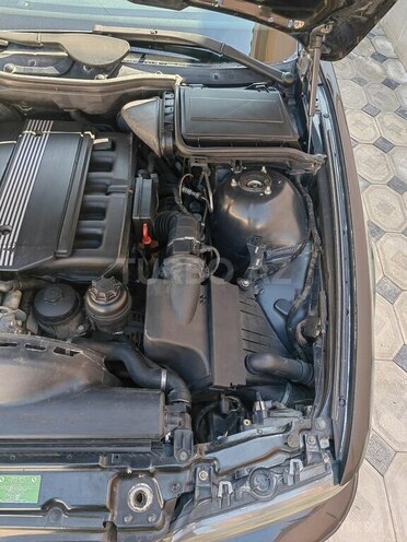 BMW 525 2002, 320,000 km - 2.5 l - Bakı