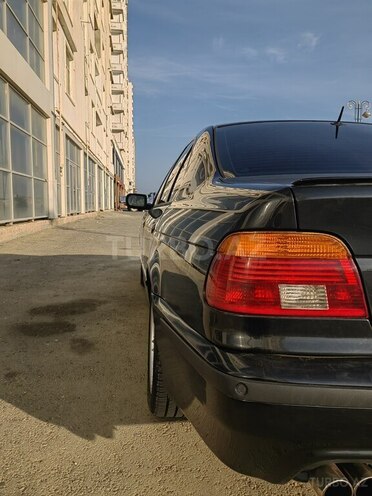 BMW 525 2002, 320,000 km - 2.5 l - Bakı