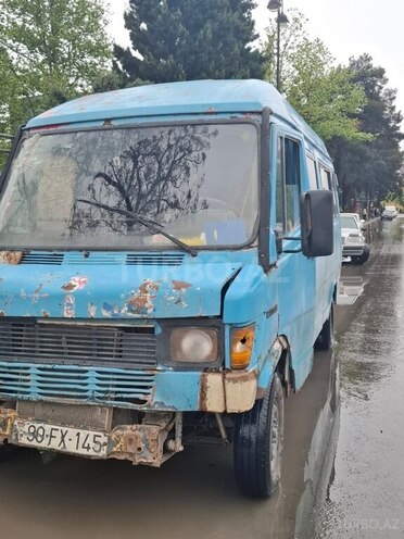 Mercedes 208 D 1991, 240,000 km - 2.3 l - Gəncə