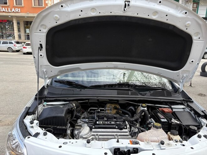 Chevrolet Cobalt-10