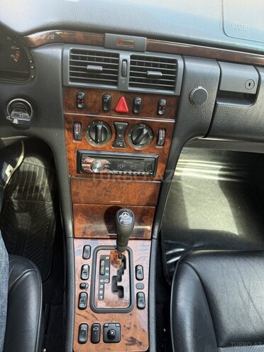 Mercedes E 240 1998, 218,000 km - 2.4 л - Bakı