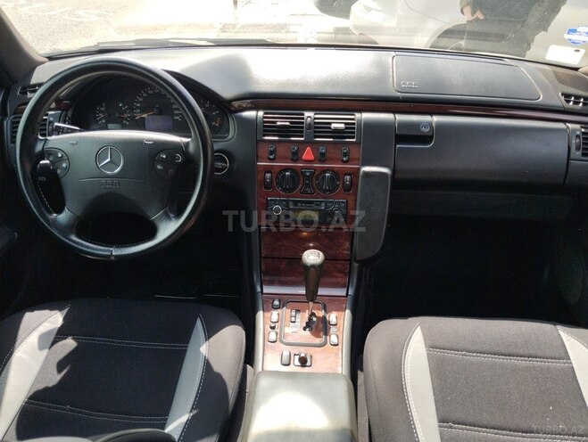Mercedes E 220 d 1999, 479,000 km - 2.2 l - Bakı