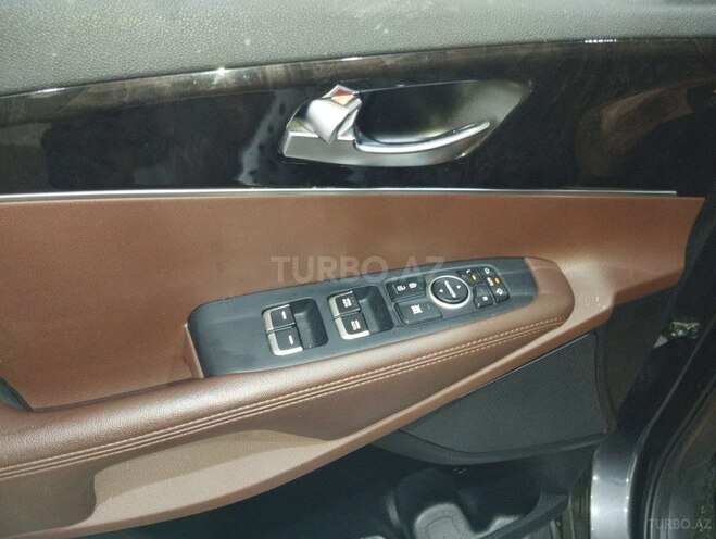 Kia Sorento-13