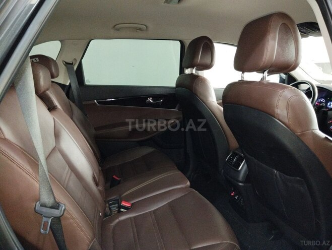 Kia Sorento-8