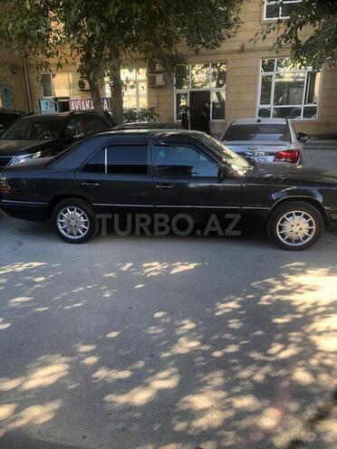 Mercedes E 220 1994, 310,000 km - 2.2 л - Bakı