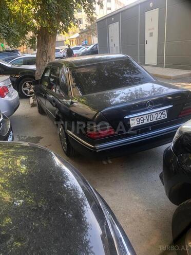 Mercedes E 220 1994, 310,000 km - 2.2 л - Bakı