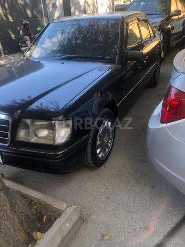 Mercedes E 220 1994, 310,000 km - 2.2 л - Bakı