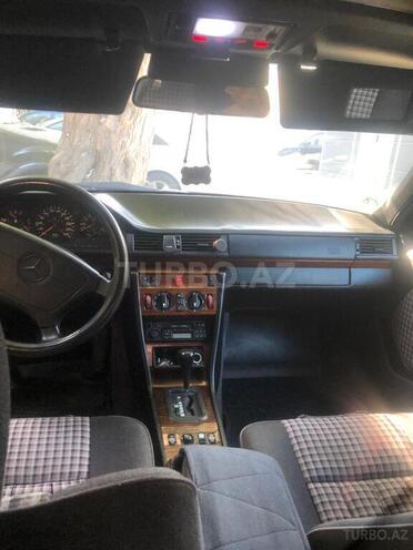 Mercedes E 220 1994, 310,000 km - 2.2 л - Bakı